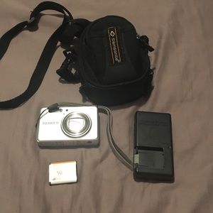 ⚡️⚡️Fujifilm Camera with battery,charger,and case.